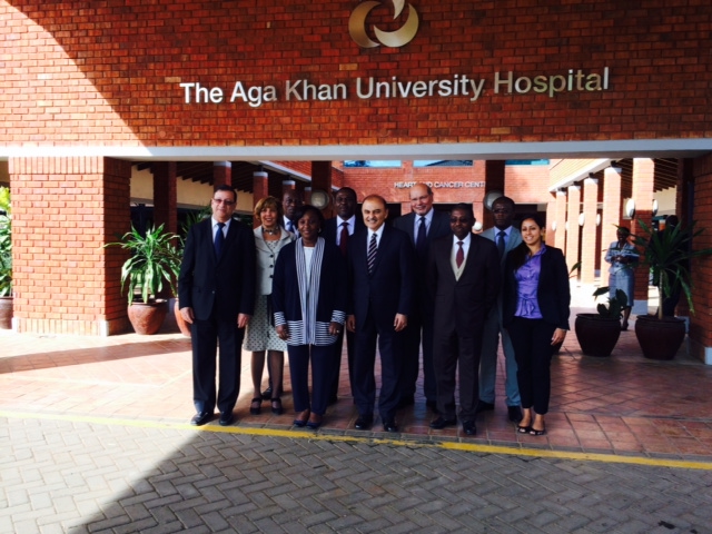 Sante/Réhabilitation et le rééquipement des établissements sanitaires 

Docteur Raymonde GOUDOU COFFIE, Ministre de la Sante et de la Lutte contre le Sida visite l'Hôpital Universitaire AGA KHAN de Nairobi (KENYA)
